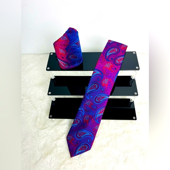 St. Patrick Other - 🩸NECKTIE with matching handkerchiefs🩸